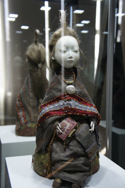 Выставка кукол по эскизам главного художника фильма "Монгол" - Даши Намдакова