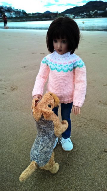 Пегий пёс, бегущий краем моря