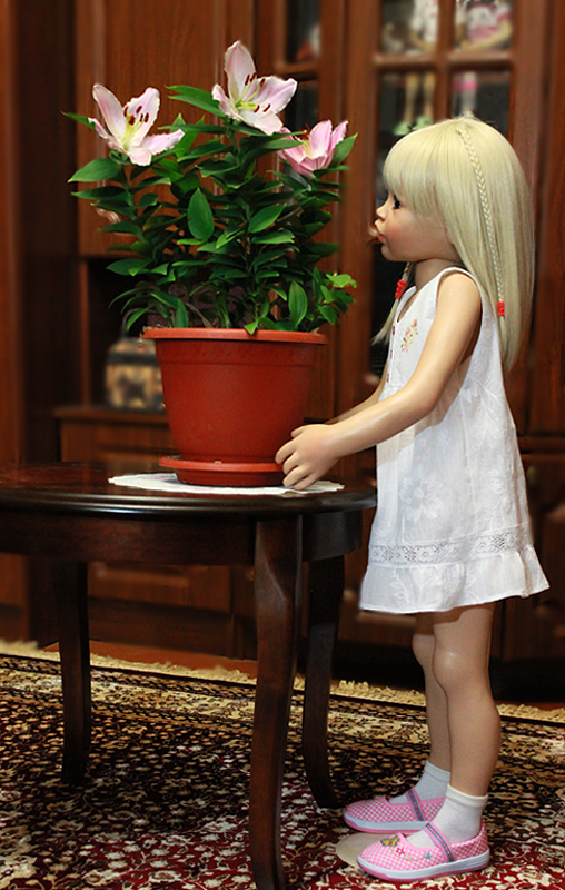 Портрет с лилиями — Куклы Susan Lippl (Сьюзан Липпл): MasterPiece (фото 3)