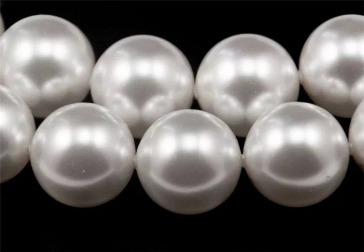 Надели шарики на нити. Красиво очень, посмотрите! Сваровски нашими глазами (фото 3)