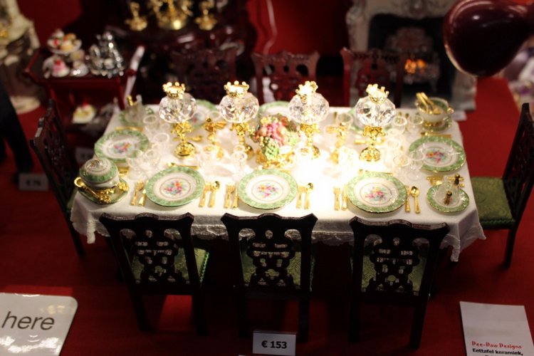 Все на выставку! Кукольные домики и миниатюра