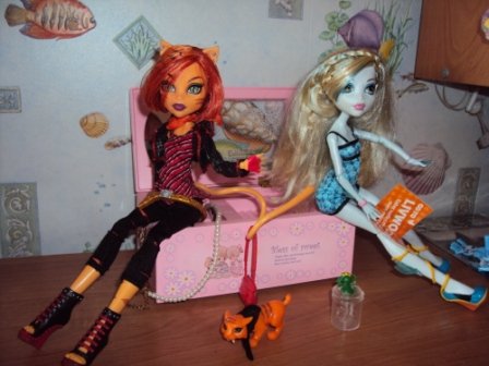 Monster High: Как две красавицы гулять в сад ходили