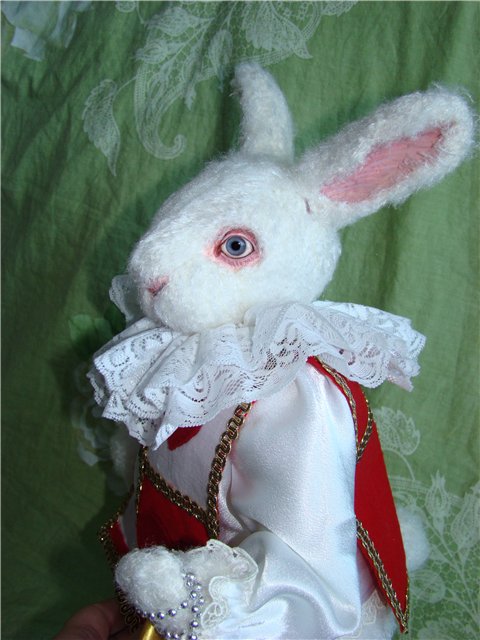 Белый кролик по мотивам рассказа об Алисе. Авторская кукла Кондрашовой Ирины