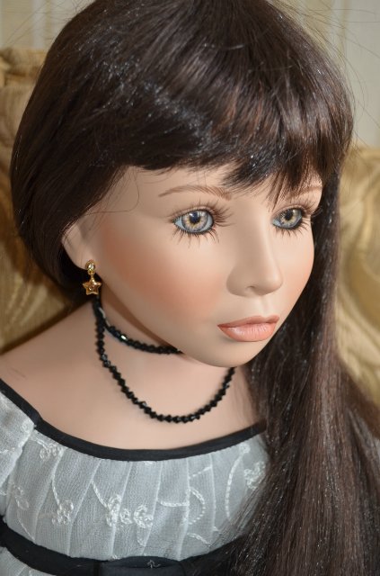 Фарфоровая кукла Равен с веткой орхидеи от Angela McNeely, Ruby Doll Collection (фото 5)