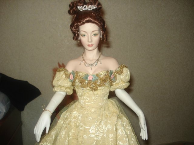 Леди Маргарет "Презентация Королевы", фарфоровая кукла от Даны Гибсон для Franklin Mint | Бэйбики Леди Маргарет "Презентация Королевы", фарфоровая кукла от Даны Гибсон для Franklin Mint (фото 2)