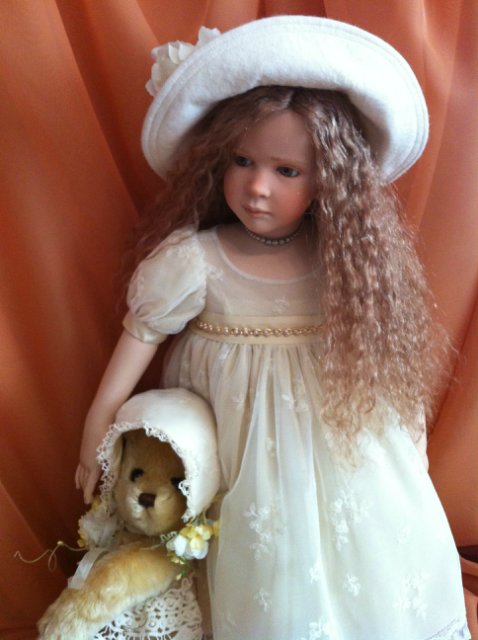 … была в том милом возрасте, когда девочка уже не ребенок, а ребенок еще не девушка. Лилу (Lilou) от автора Рут Треффайзен