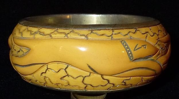 Славный пластик "бакелит"! У него отменный вид! Или возвращение бакелитового болванчика