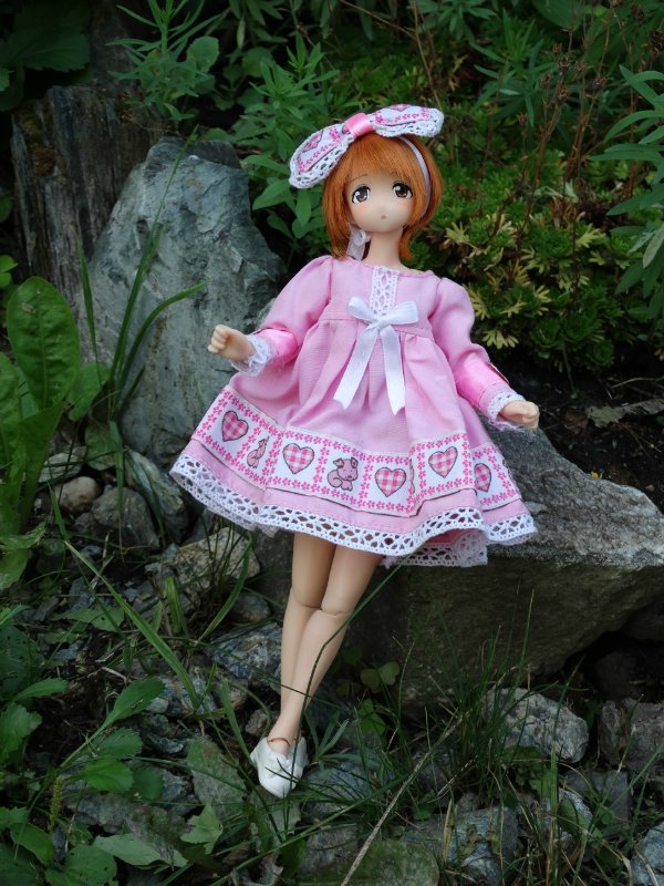 Дюймовочка в сказочном саду