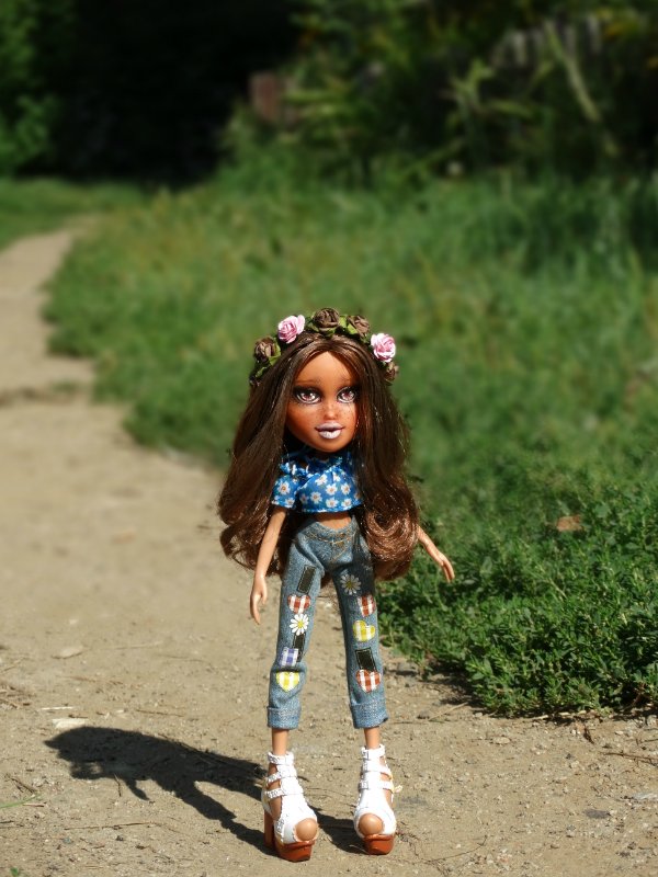 Мои девочки (перерисованные Братц 2015) вышли на улицу