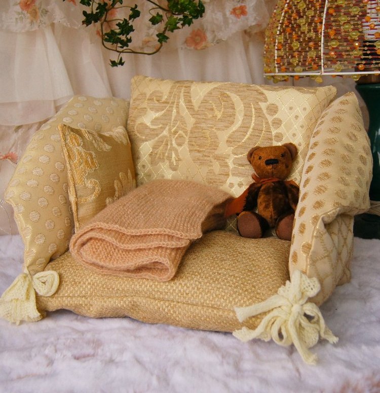 Очень мягкая мебель для кукольного интерьера. Уютная фотосессия с продолжением (фото 2)