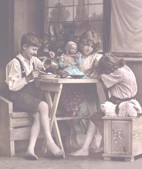 Старый фотоальбом. Девочки и куклы - продолжение