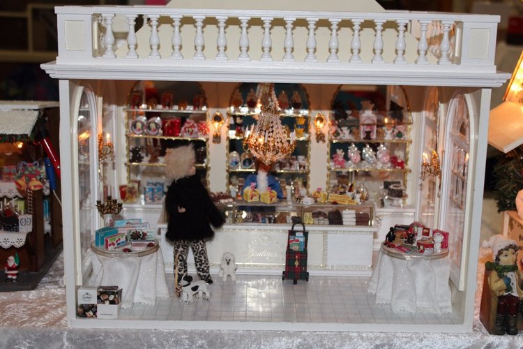 Все на выставку! Кукольные домики и миниатюра