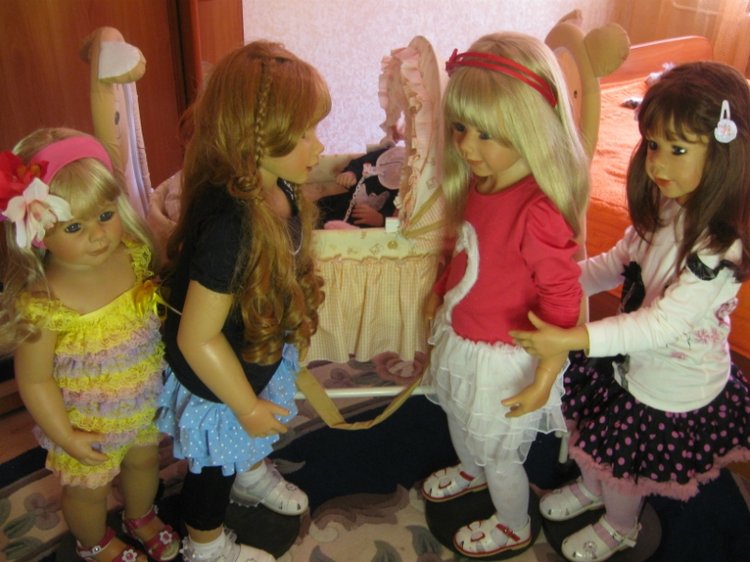 Мои старшенькие в няньках