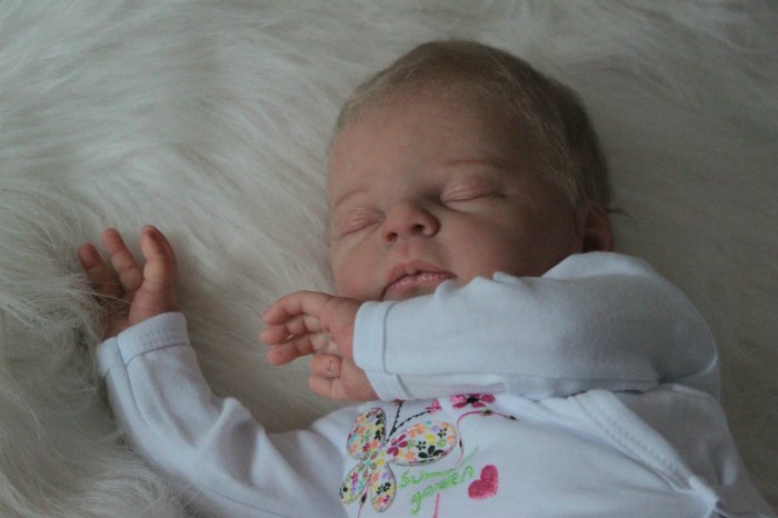 Спящий ангелок Ребекка. Кукла реборн Виктории Вишни