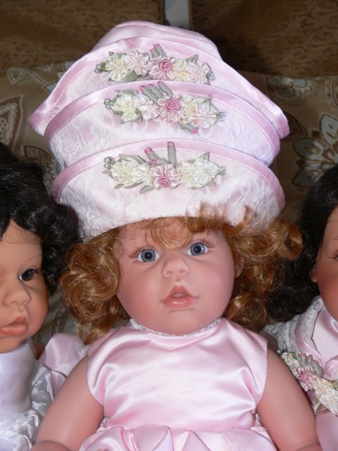 Три подружки кудряшки. Lee Middleton