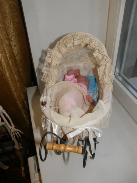 Малышня и люлечки-колясочки