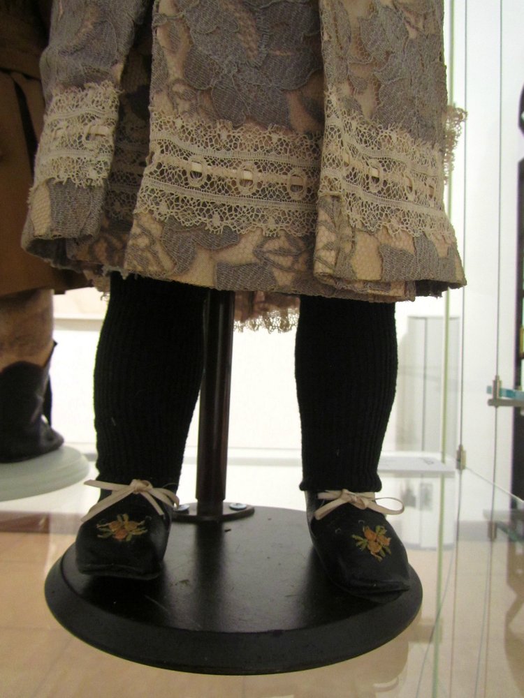 «Мода по-взрослому. Истории из кукольного гардероба» - выставка в Музее-заповеднике «Царицыно» - продолжение - детали. Часть