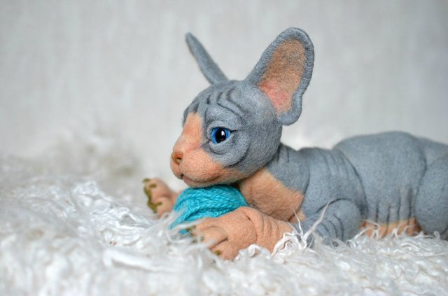 Сфинксенок. Игрушка валянием из шерсти своими руками (фото 10)