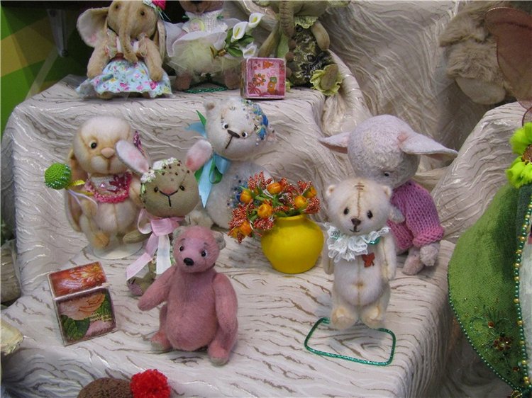 Зелененький он был... По следам выставки кукол на Тишинке 2016. В преддверии выставки «Hello Teddy» 1-4 декабря 2016 | Бэйбики Зелененький он был... По следам выставки кукол на Тишинке 2016. В преддверии выставки «Hello Teddy» 1-4 декабря 2016