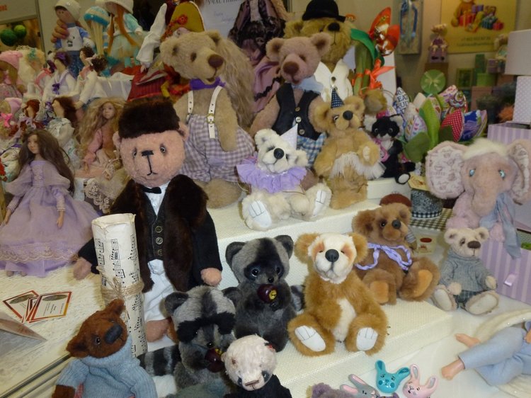 Весенний Бал Кукол на Тишинке: Медведи и интересные игрушки