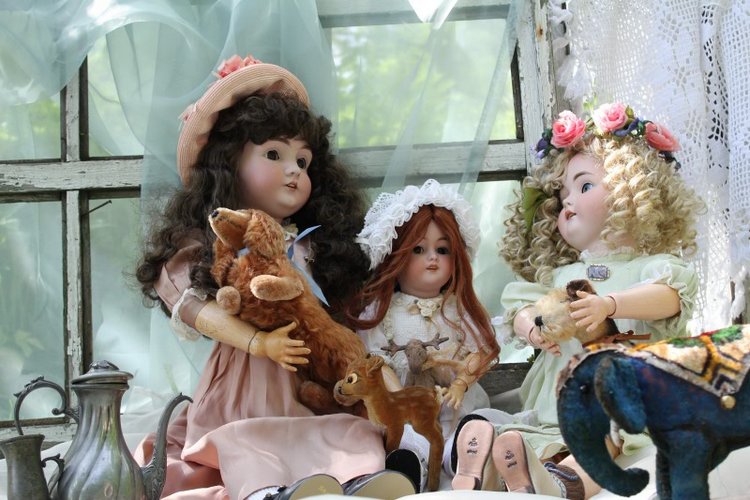 Сестрёнки Кестнер на прогулке (фото 7)