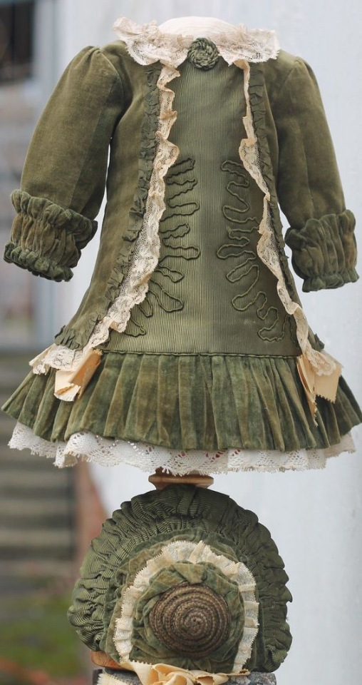 Внимание, опасный вирус — Редкие антикварные куклы и реплики: воск (фото 7)