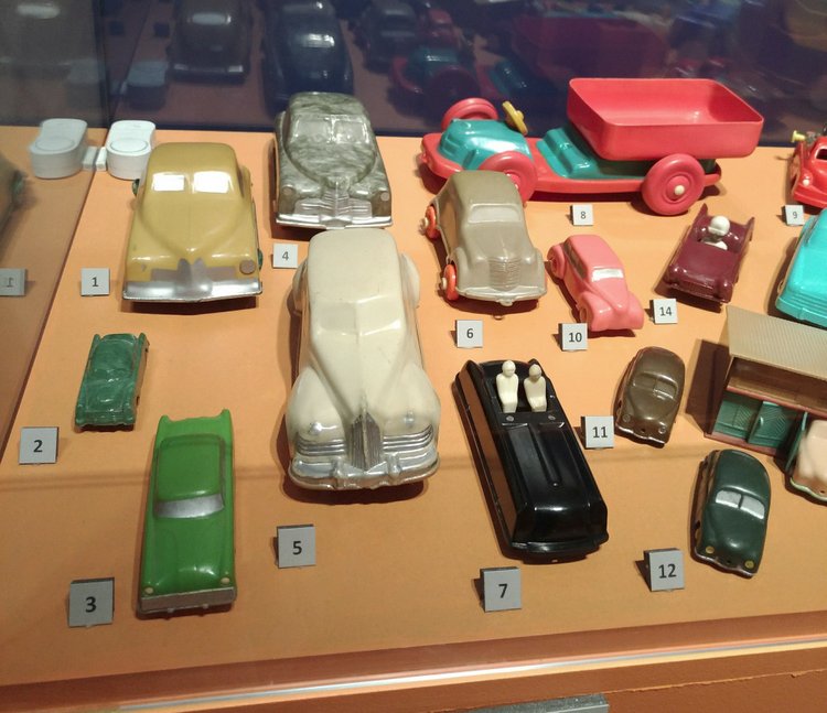 Выставка «Все лучшее – детям. Игрушки 1950–1980 годов из коллекции Сергея Романова». Часть 2