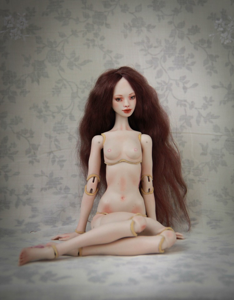 Бэлль. Фарфорова шарнирная красавица