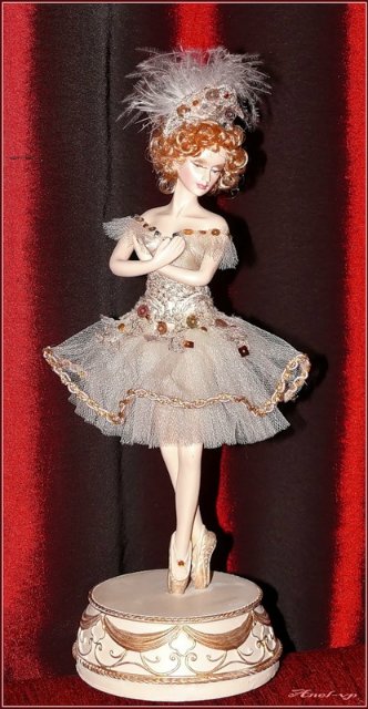 Голубая танцовщица или Магия балета. Фарфоровая коллекционная кукла от Донны Руберт