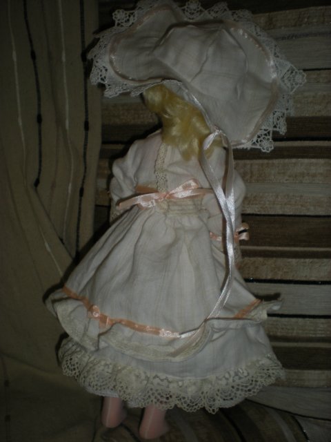 Не антикварное платье для не антикварной куклы
