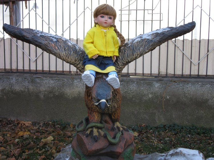 Утренняя прогулка в парке Горького с Соломоном и Анхен, или О сложностях гуляния с собакой и куклой одновременно