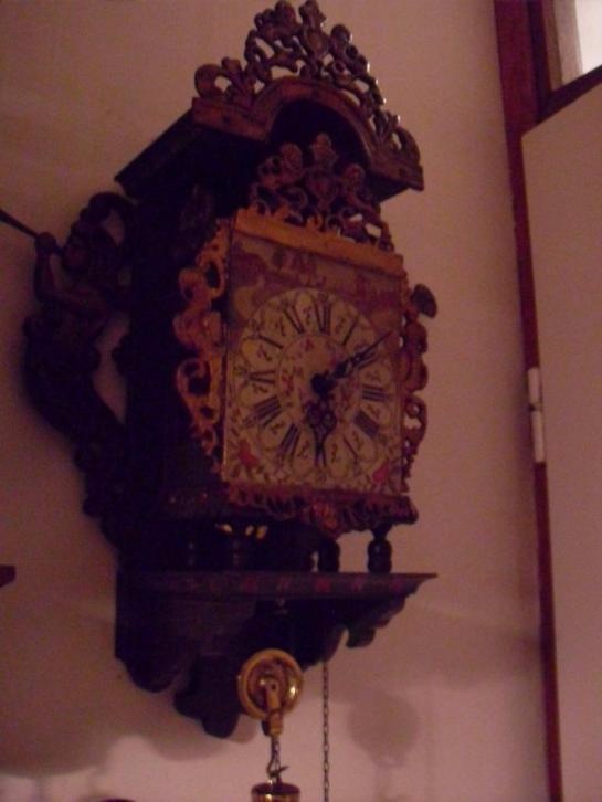 Старинные часы еще идут. Коллекция старинных часов