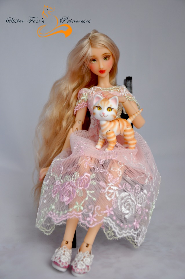 Девочки в кружевных платьях. Шарнирные куклы SisterFox | Бэйбики Девочки в кружевных платьях. Шарнирные куклы SisterFox (фото 2)