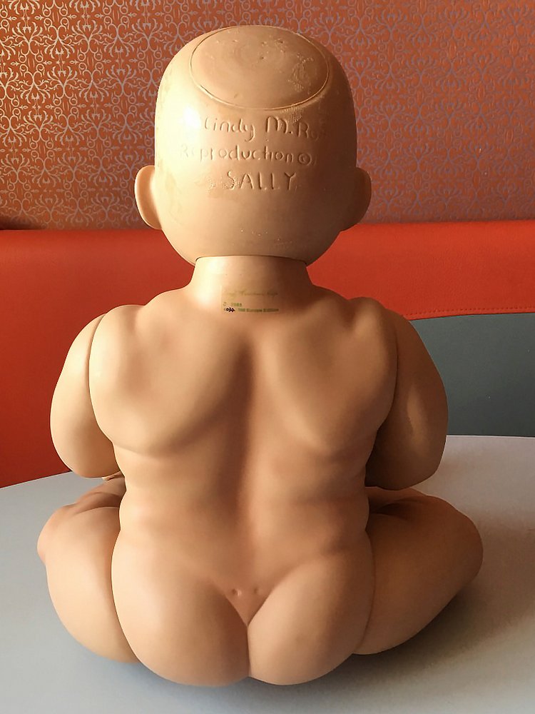 Виниловая коллекционная кукла Sally Cindy Marschner Rolfe | Бэйбики Виниловая коллекционная кукла Sally Cindy Marschner Rolfe