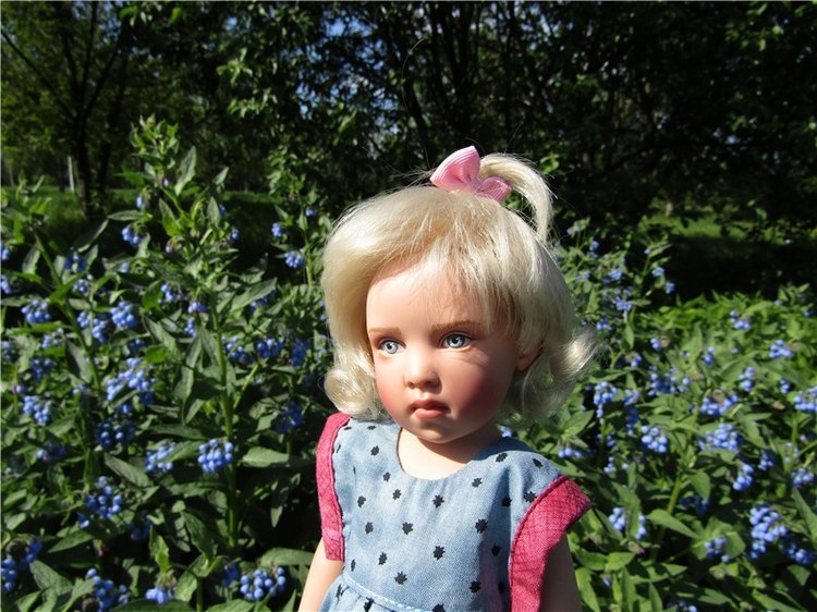 Сине-голубое настроение. Флора Helen Kish среди цветов в парке