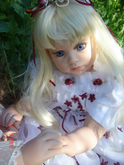 Две сестрицы Ллойда Миддлетона - настоящие принцессы