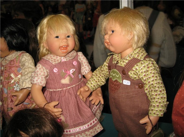 Как Элис и Муся посетили выставку кукол в Гостином дворе