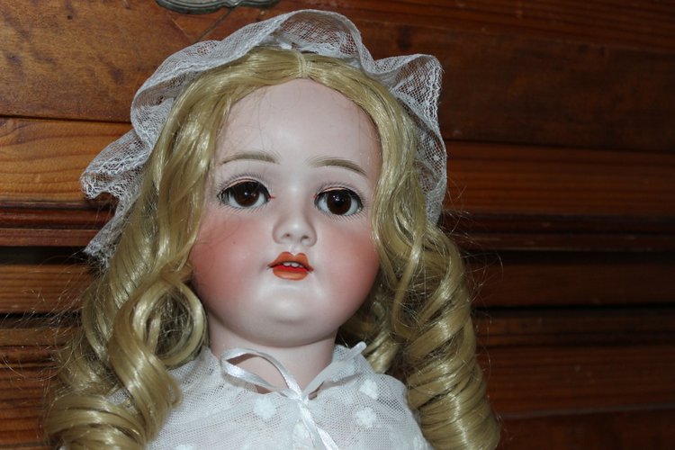 Моя новая красавица с румяными щечками, шикарными ресницами (не без моей помощи) и бездной очарования (фото 3)