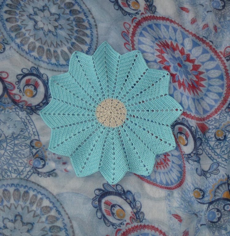 Мои новые работы - вязаные салфетки крючком (фото 3)
