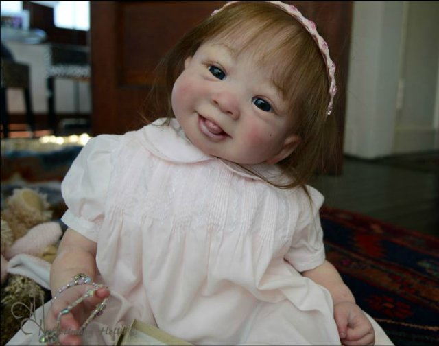 Прототип солнечная детка "Jenny" скульптор Alicia Toner