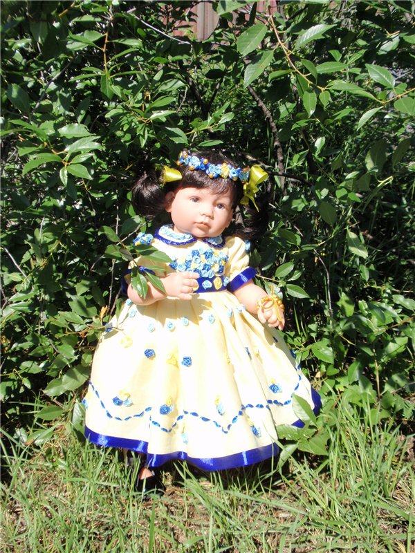 Солнечная цветочница Анюта. Эксперименты с переодеванием могут быть нескончаемы