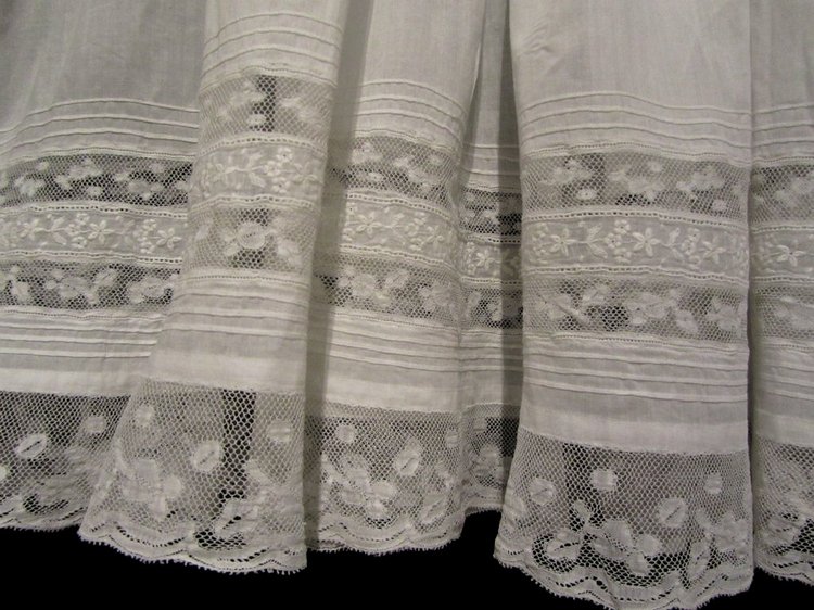 «Мода по-взрослому. Истории из кукольного гардероба» - выставка в Музее-заповеднике «Царицыно» - продолжение - детали. Часть