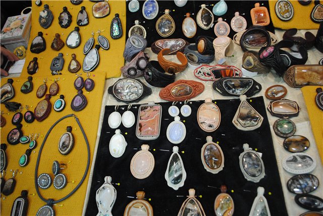 Выставка на Тишинке "Атмосфера творчества". Октябрь 2014. Начнем со второго этажа