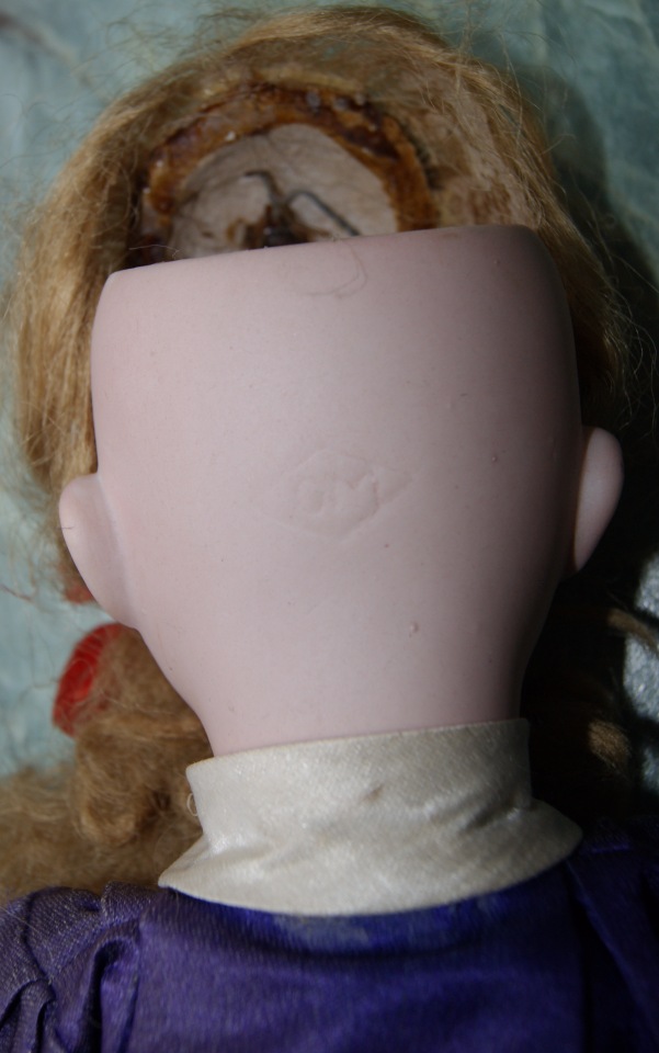 Отличница и озорник | Бэйбики Отличница и озорник — Опознание антикварных кукол: поиск по клейму