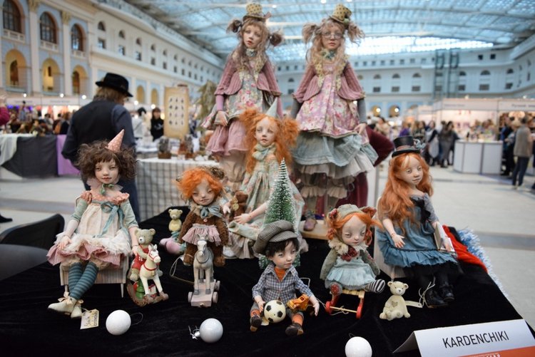 VII Московская международная выставка "Искусство Куклы". Портреты кукольной души или незримый диалог