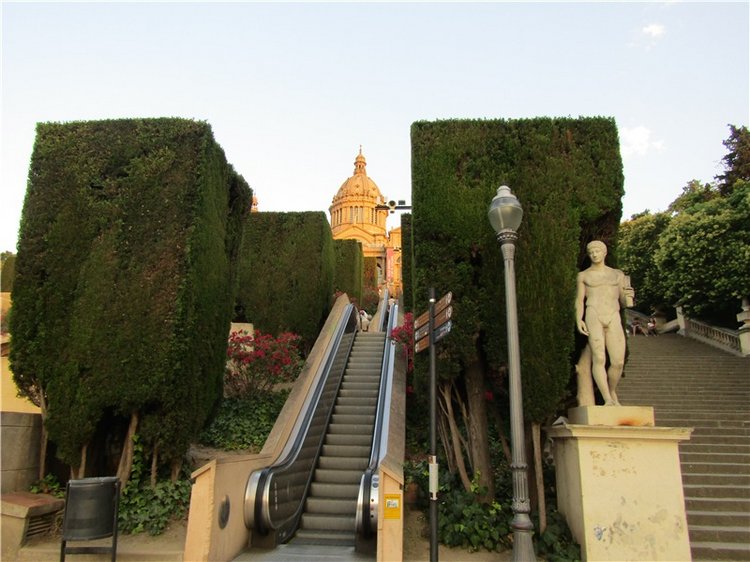 На вершине горы Монжуик в Барселоне