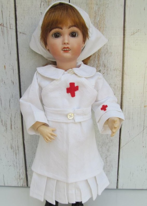 Внимание, опасный вирус — Редкие антикварные куклы и реплики: воск (фото 2)