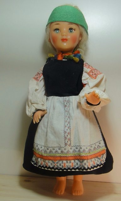 Фабрика 8 марта и серия "Куклы в старинных костюмах русских губерний"