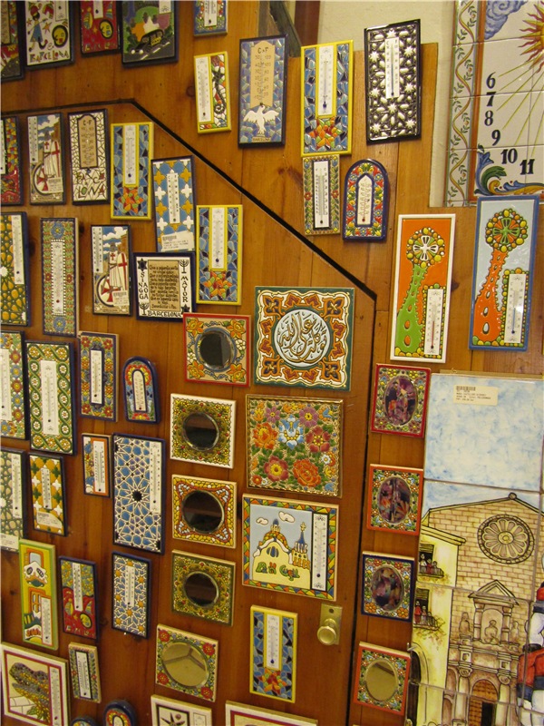 Капустка в посудной лавке с видом на Барселону