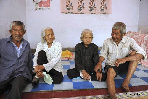 "Но как же вы могли так раздвоиться? Две половинки яблока различней." Близнецы от Кристин Оранж